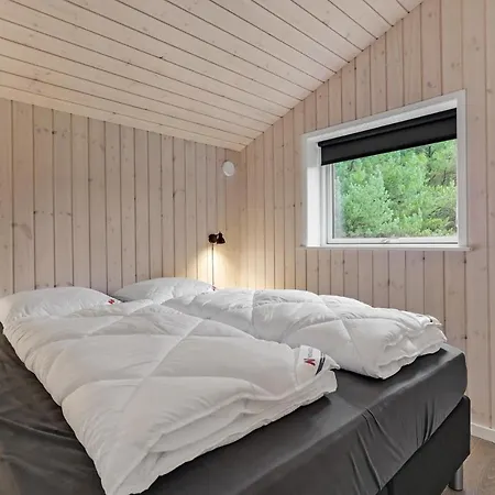 Prázdninový dům Awesome In With Sauna