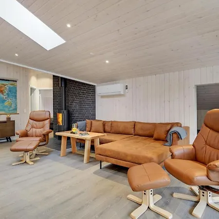 Prázdninový dům Awesome In With Sauna